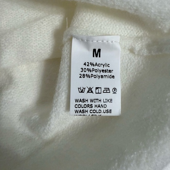 NWOT Women’s Winter Solid White Size Medium Long Sleeve Drop Shoulders Sweater - Picture 3 of 14